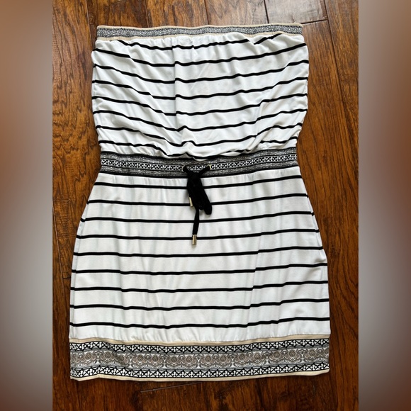 White House Black Market Dresses & Skirts - White House Black Market Strapless Black and White Sundress
